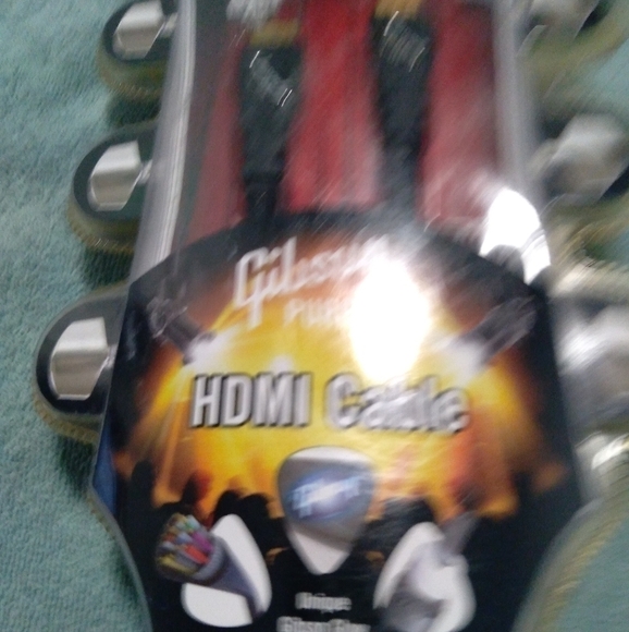 Gibson Pure gold HDMI cable. 13.1 feet long.  New in package. - Picture 1 of 3